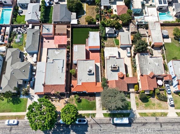 8909 S 5th Avenue, Inglewood CA 90305