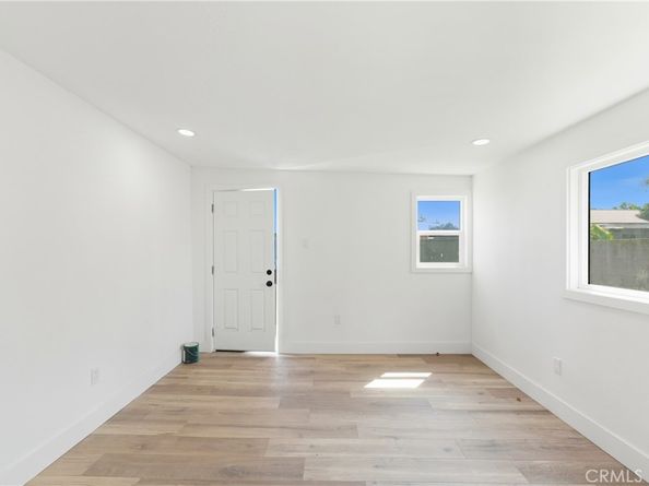 8909 S 5th Avenue, Inglewood CA 90305