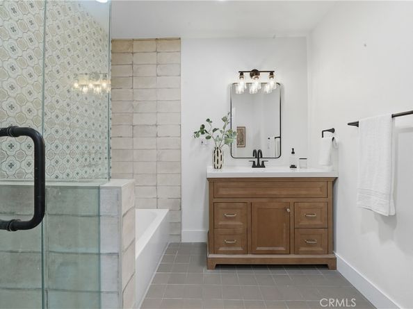 8909 S 5th Avenue, Inglewood CA 90305