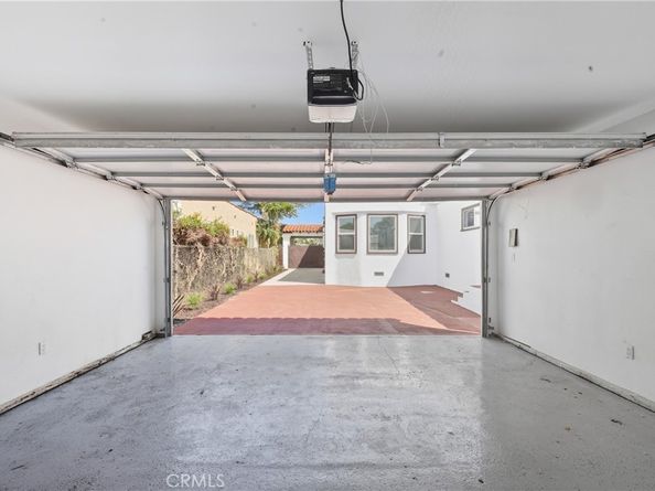 8909 S 5th Avenue, Inglewood CA 90305