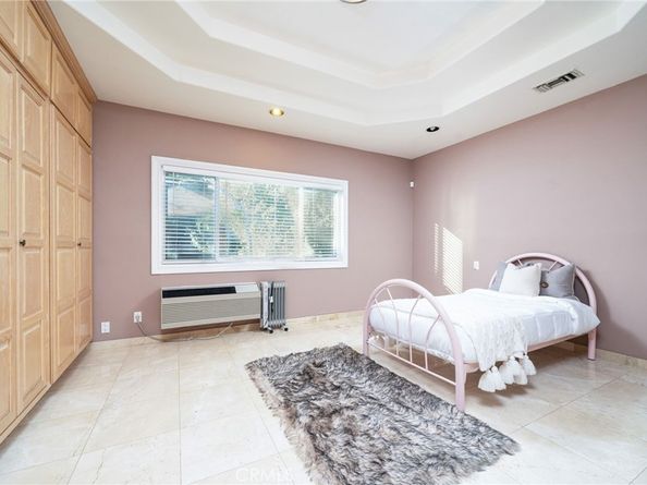 275 E 24th Street, Upland CA 91784