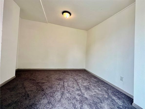 160 W 48th Street, Los Angeles CA 90037