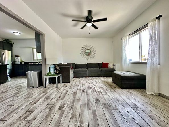 160 W 48th Street, Los Angeles CA 90037