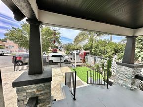 160 W 48th Street, Los Angeles CA 90037