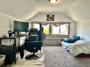 160 W 48th Street, Los Angeles CA 90037