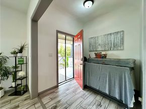 160 W 48th Street, Los Angeles CA 90037