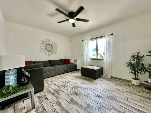 160 W 48th Street, Los Angeles CA 90037