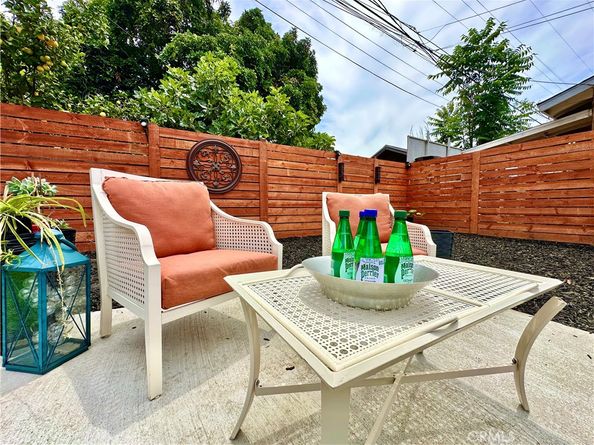 160 W 48th Street, Los Angeles CA 90037