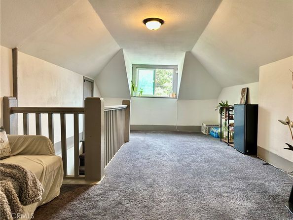 160 W 48th Street, Los Angeles CA 90037