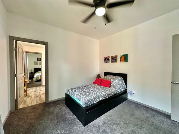 160 W 48th Street, Los Angeles CA 90037