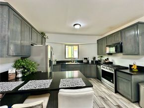 160 W 48th Street, Los Angeles CA 90037