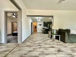 160 W 48th Street, Los Angeles CA 90037