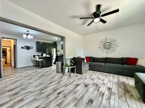 160 W 48th Street, Los Angeles CA 90037