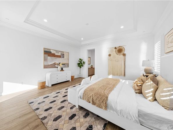 111 great oak, Irvine CA 92602