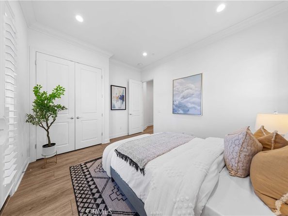 111 great oak, Irvine CA 92602