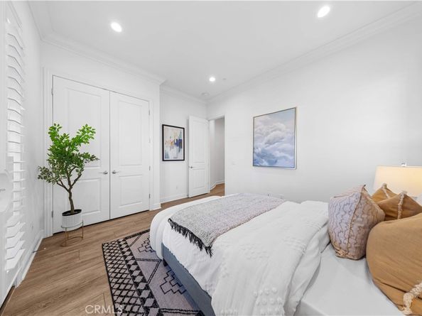 111 great oak, Irvine CA 92602