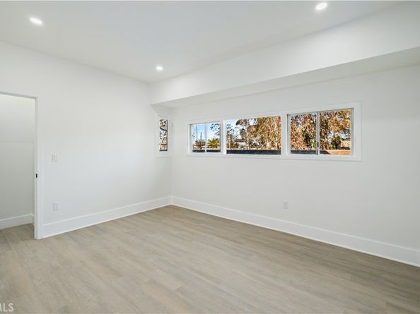 2410 8th Avenue, Los Angeles CA 90018