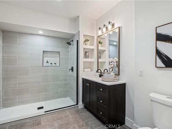 2410 8th Avenue, Los Angeles CA 90018