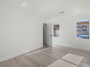 2410 8th Avenue, Los Angeles CA 90018