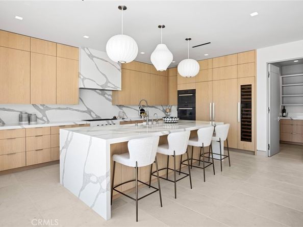 706 W Oceanfront, Newport Beach CA 92661