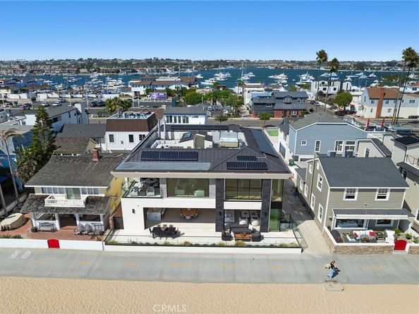 706 W Oceanfront, Newport Beach CA 92661