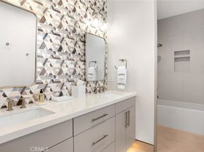 706 W Oceanfront, Newport Beach CA 92661