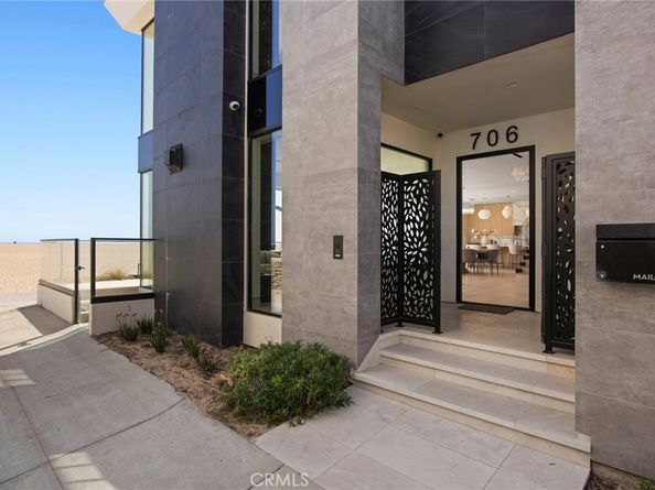 706 W Oceanfront, Newport Beach CA 92661