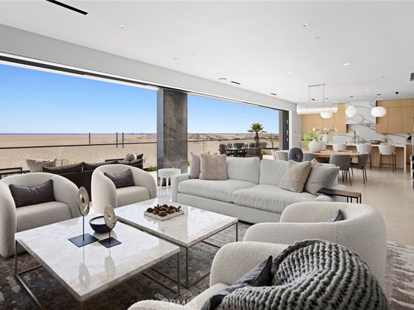 706 W Oceanfront, Newport Beach CA 92661