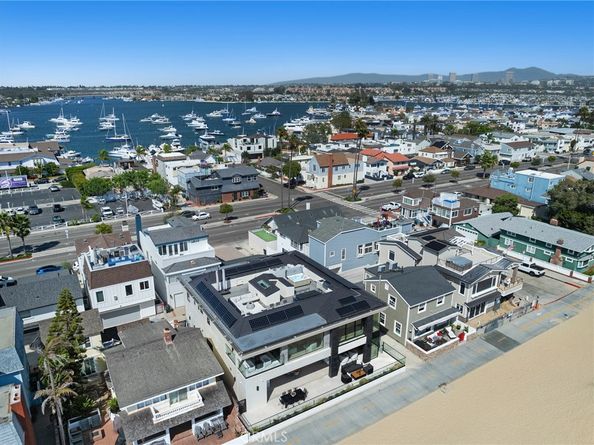 706 W Oceanfront, Newport Beach CA 92661