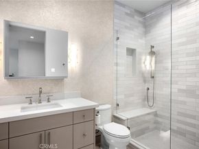 706 W Oceanfront, Newport Beach CA 92661