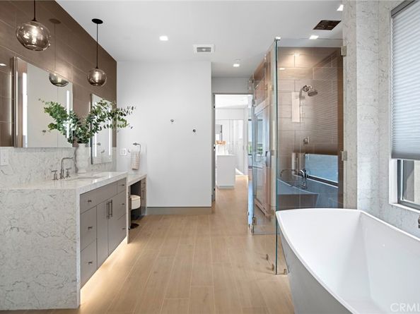 706 W Oceanfront, Newport Beach CA 92661