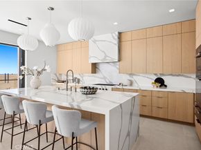 706 W Oceanfront, Newport Beach CA 92661