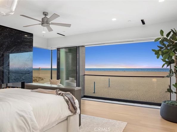 706 W Oceanfront, Newport Beach CA 92661