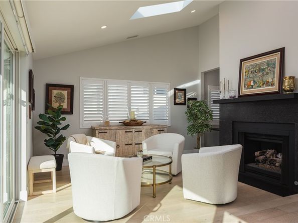 410 1/2 Poinsettia Avenue, Corona Del Mar CA 92625