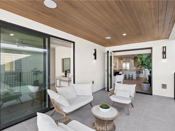 516 1/2 Larkspur (Rear Home) Avenue, Corona Del Mar CA 92625