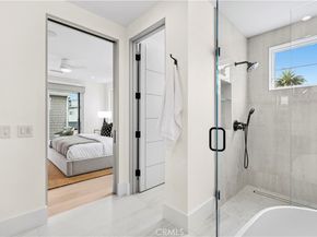 516 1/2 Larkspur (Rear Home) Avenue, Corona Del Mar CA 92625