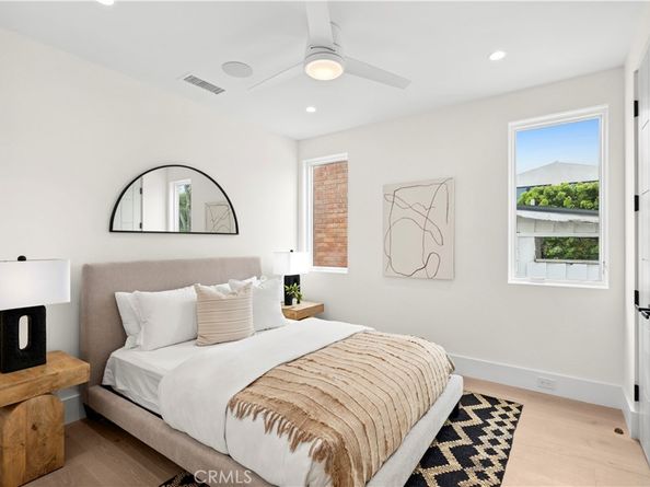 516 1/2 Larkspur (Rear Home) Avenue, Corona Del Mar CA 92625