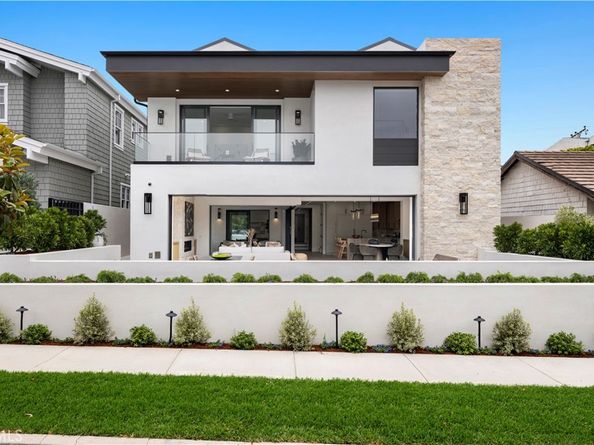 516 1/2 Larkspur (Rear Home) Avenue, Corona Del Mar CA 92625