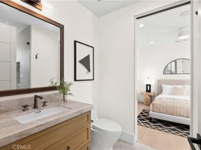 516 1/2 Larkspur (Rear Home) Avenue, Corona Del Mar CA 92625