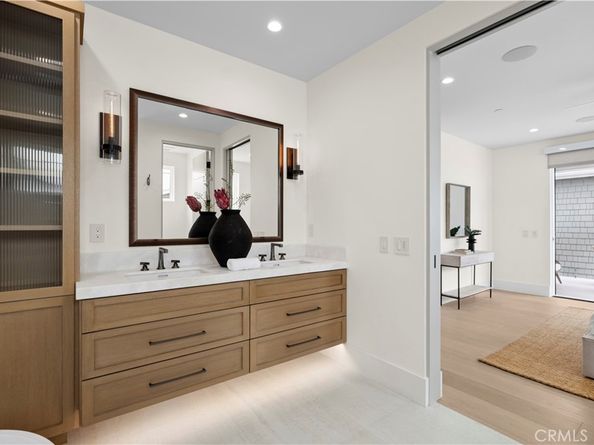 516 1/2 Larkspur (Rear Home) Avenue, Corona Del Mar CA 92625