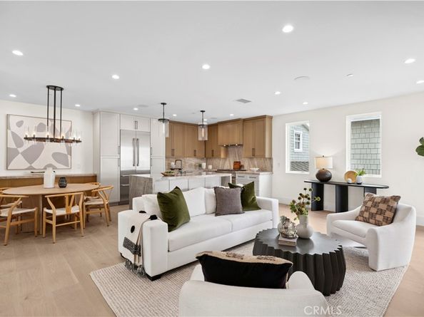 516 1/2 Larkspur (Rear Home) Avenue, Corona Del Mar CA 92625