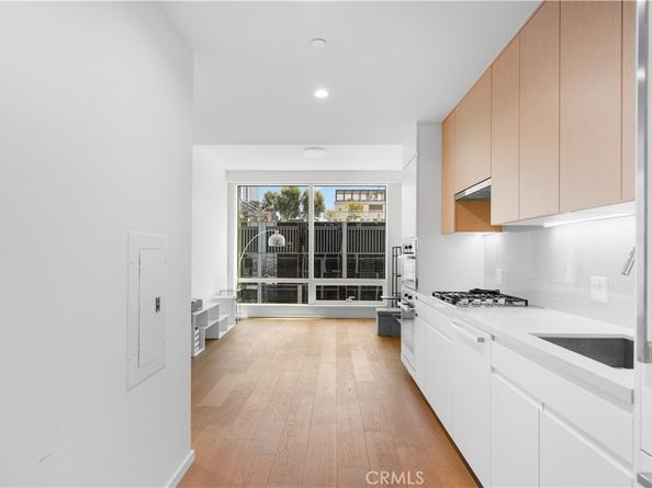 877 Francisco Street 2503, Los Angeles CA 90017