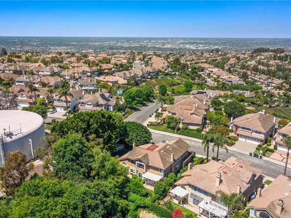 2811 N Roxbury Street, Orange CA 92867