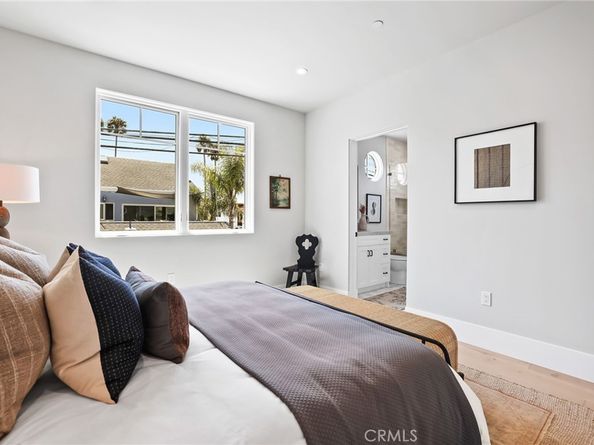 825 W Bay Avenue B, Newport Beach CA 92661