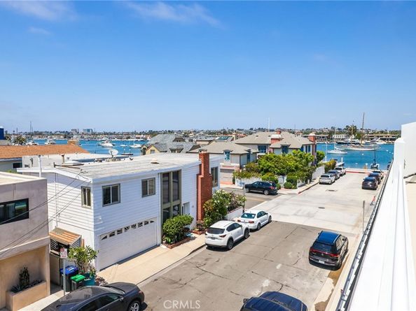 825 W Bay Avenue B, Newport Beach CA 92661