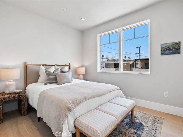 825 W Bay Avenue B, Newport Beach CA 92661