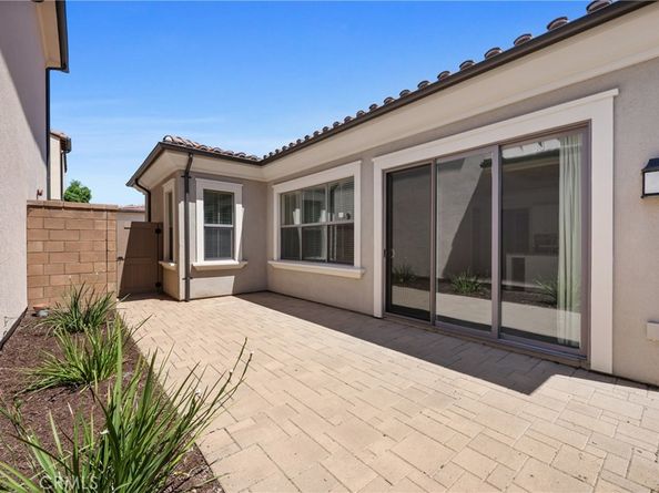 82 Meander Street, Irvine CA 92620