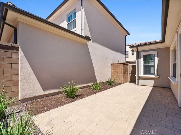 82 Meander Street, Irvine CA 92620