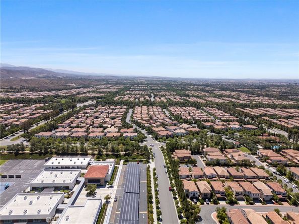 82 Meander Street, Irvine CA 92620