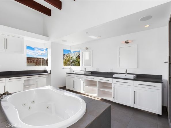 2618 Cove Street, Corona Del Mar CA 92625